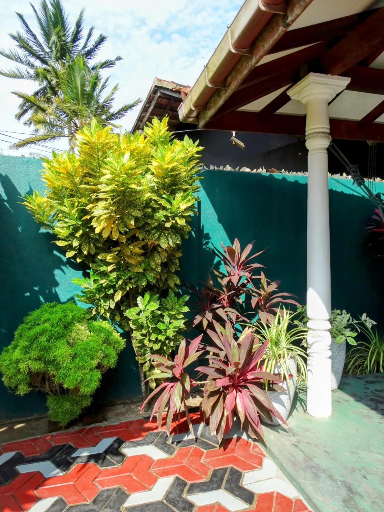 Private Beach House In Mirissa Exterior foto